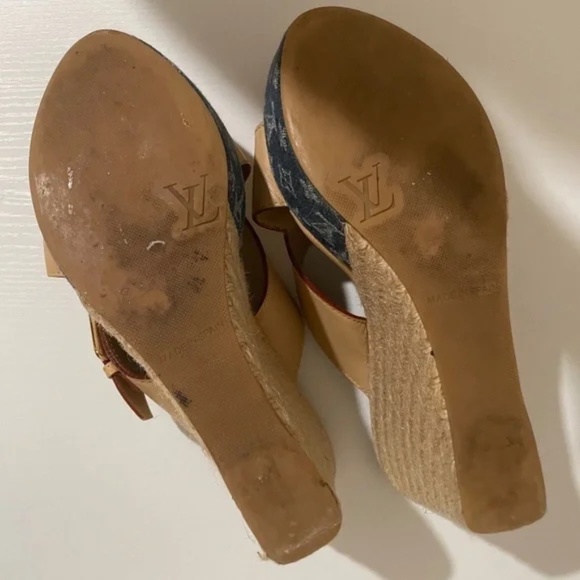 LV . Monogram Denim and Leather Espadrilles . 38 - Picture 13 of 15